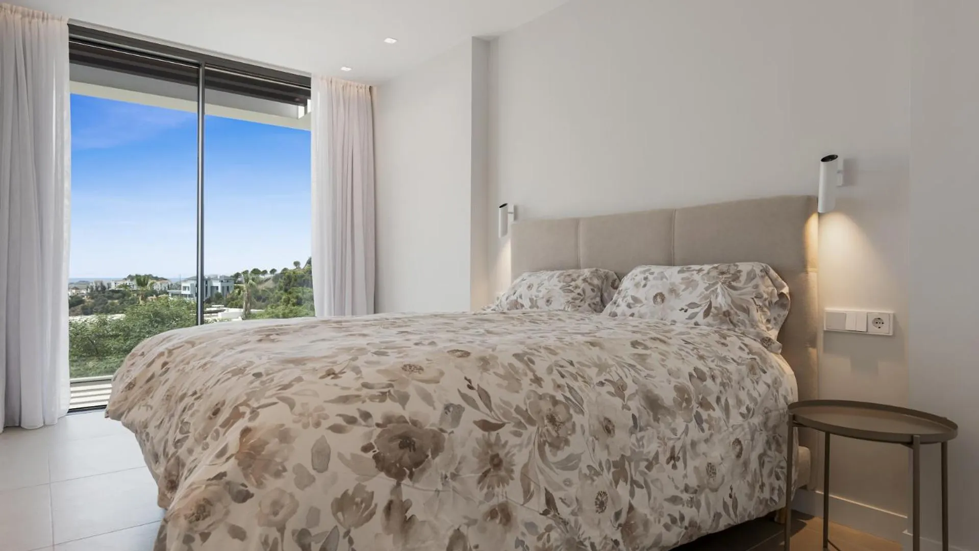 Villa Banus Heights Benahavis 0*,
